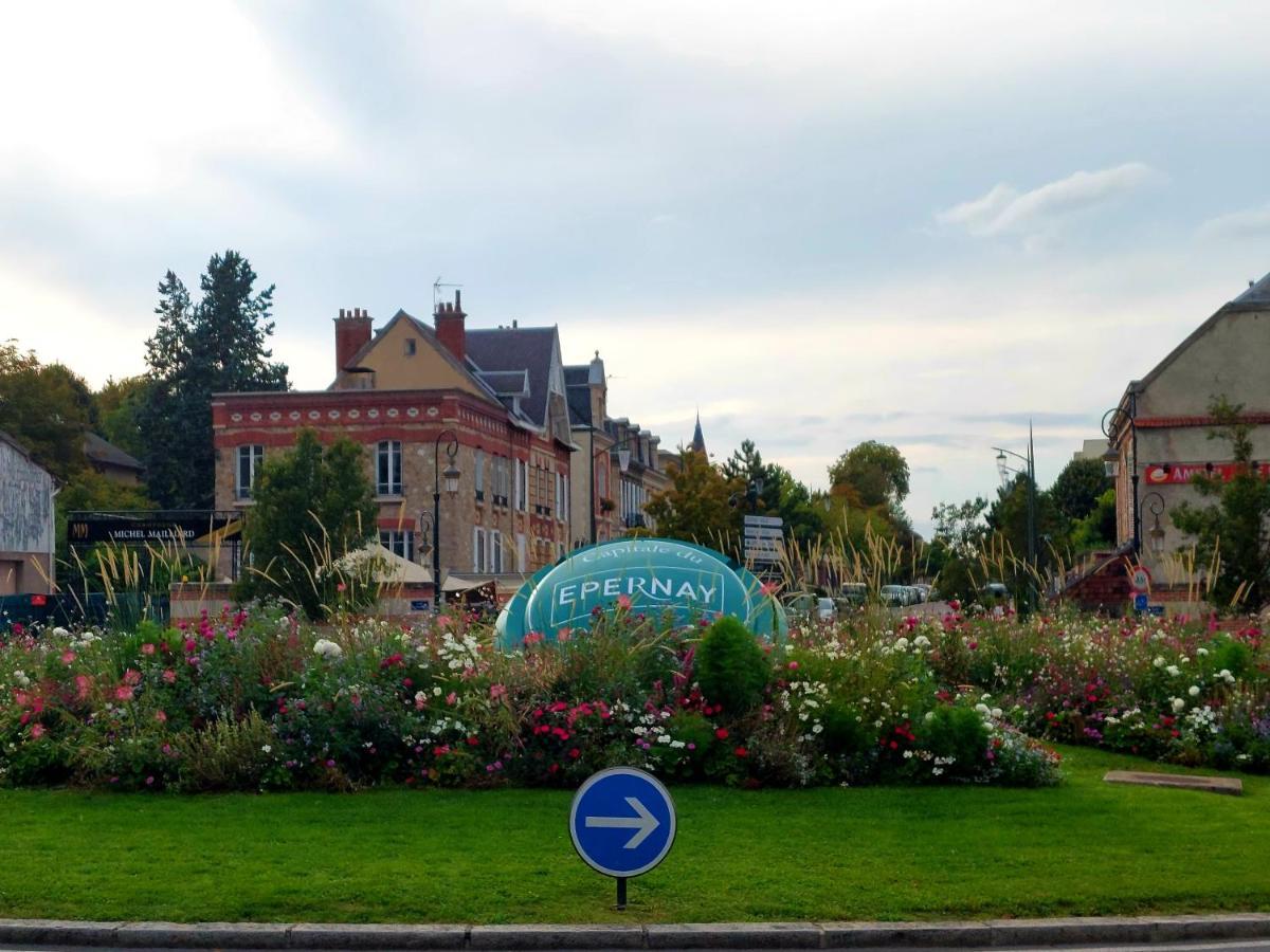 Epernay Capital De Champagne Apartment ภายนอก รูปภาพ